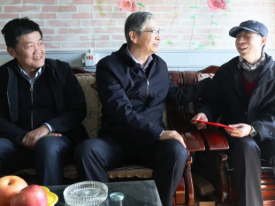 ���ʡ�������h�M�ɆT������ϯ��ռ܊һ�е���˾ο���{��